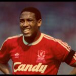 7 novembre John Barnes