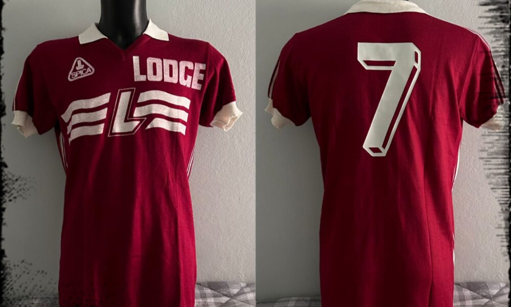 Una maglia, una storia … il Livorno 1984 85 con le onde del mar Tirreno