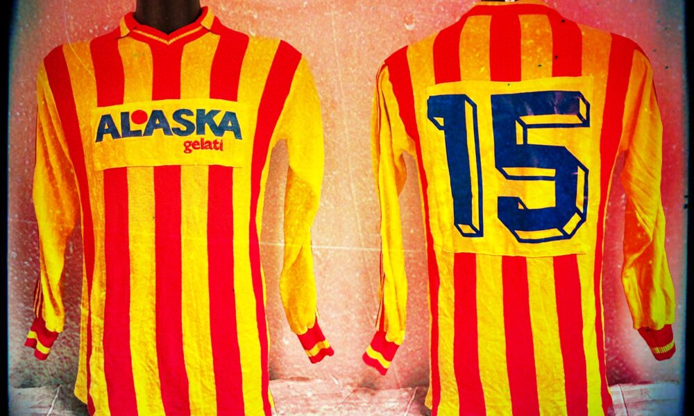 Una maglia, una storia … La rara maglia in lanetta del Lecce 1985 86